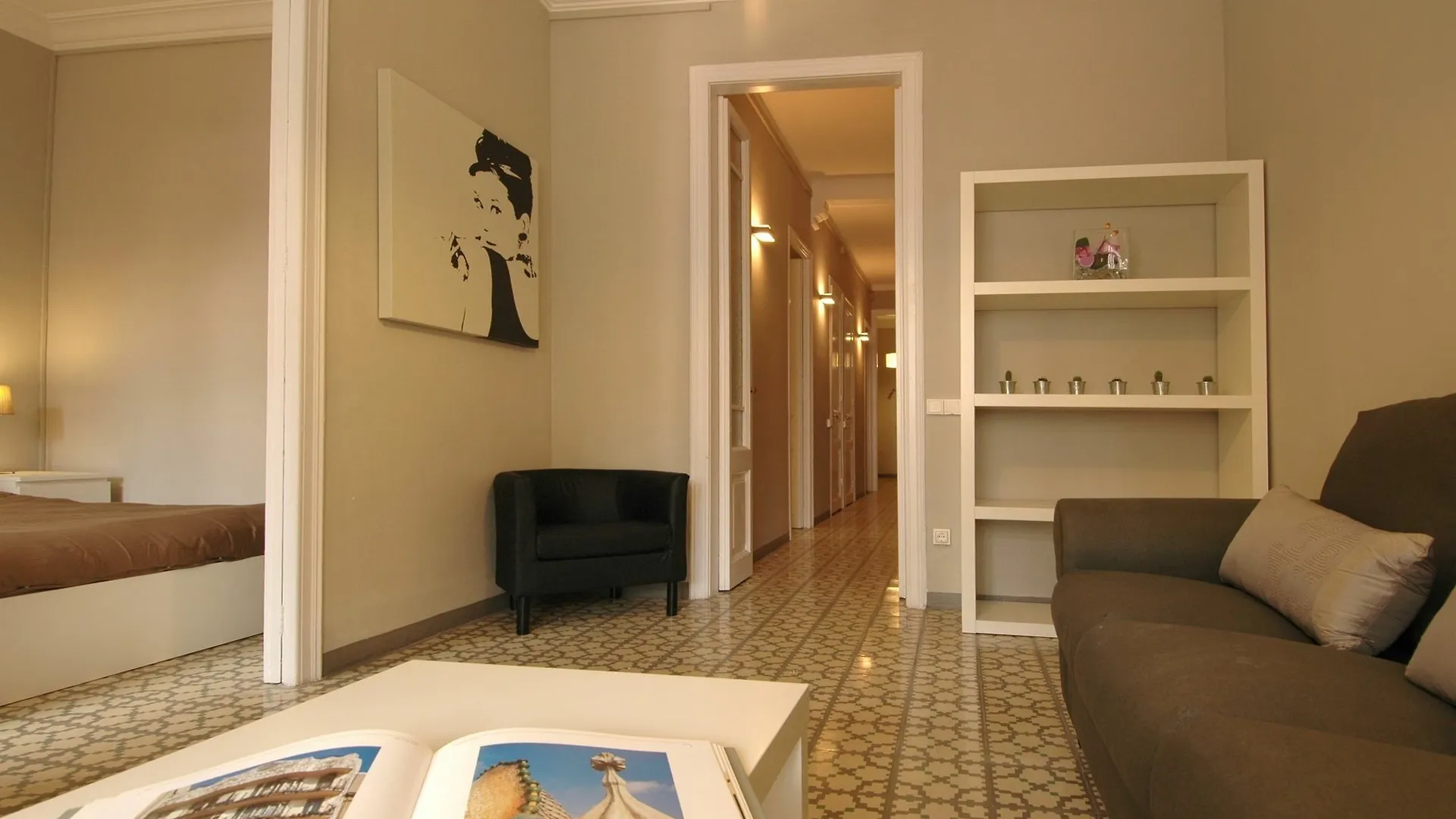 Barcelonaguest Apartment 0*, Barcelona